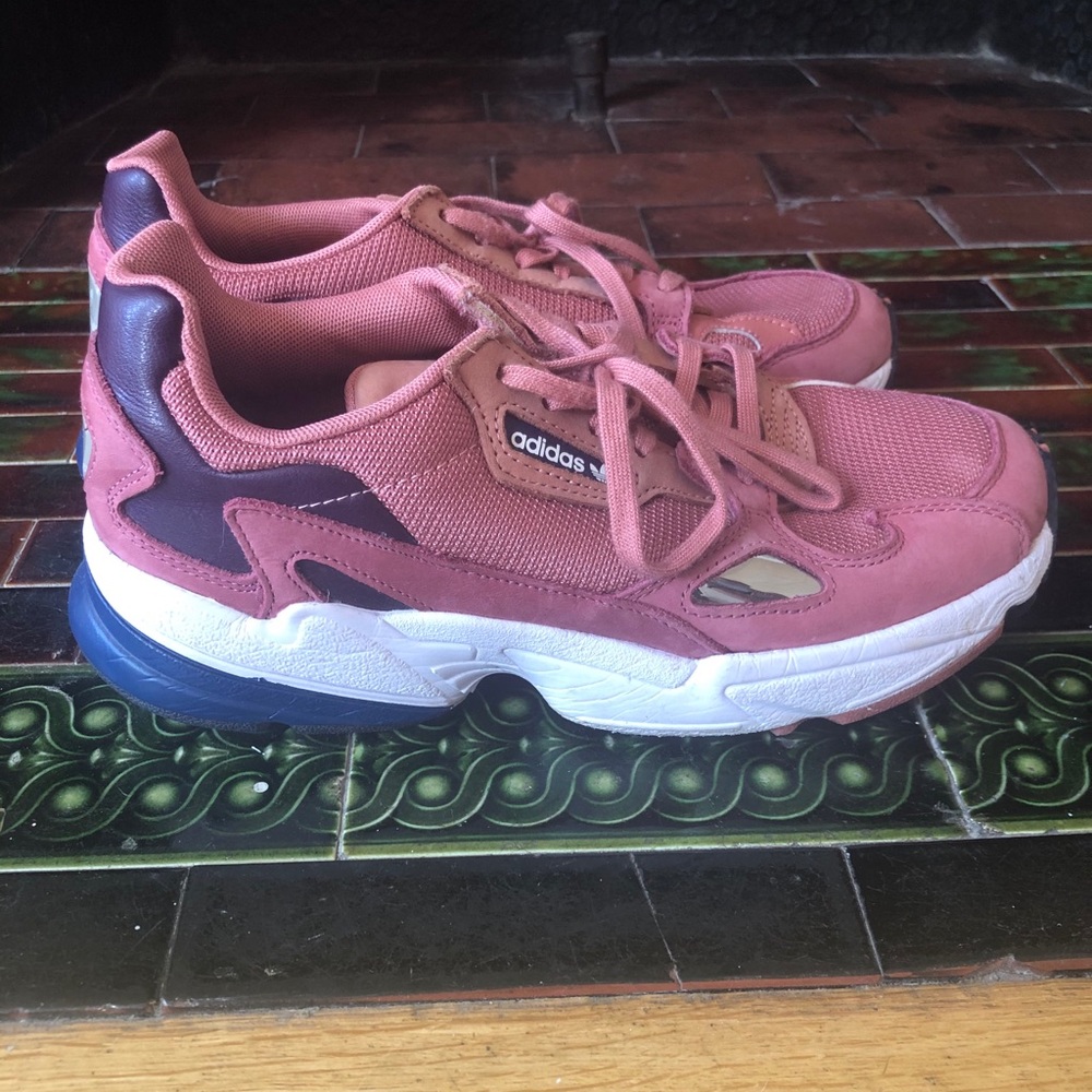 Addidas Falcon Sneakers